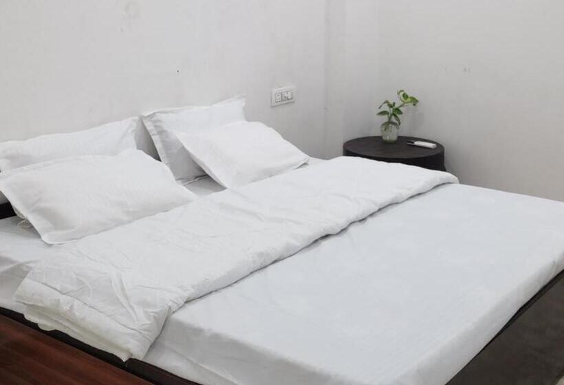 Номер Deluxe, Pitambara Dham