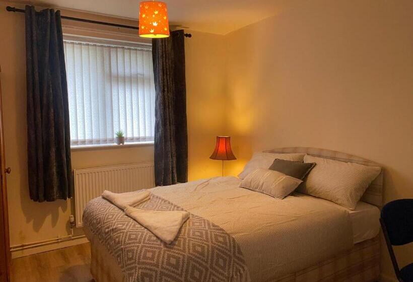 Quarto Estandar Banheiro Compartilhado, Png Suites   Abernant Rooms Shared Facilities