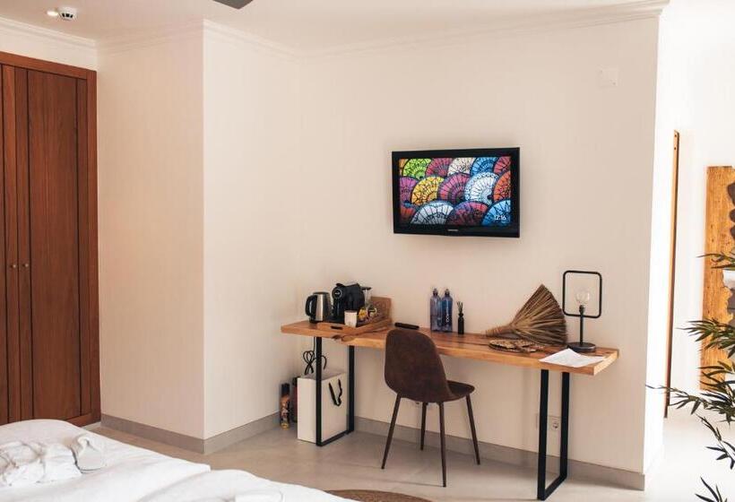 Номер Стандарт Вид на Бассейн, Boutique Hotel Serena Vista