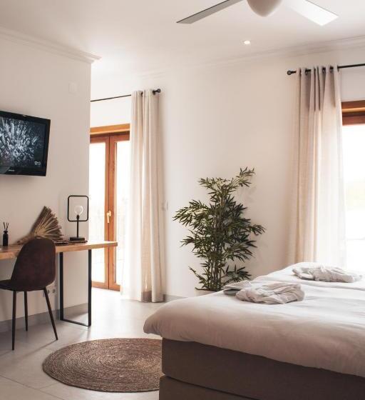 Номер Стандарт Вид на Бассейн, Boutique Hotel Serena Vista
