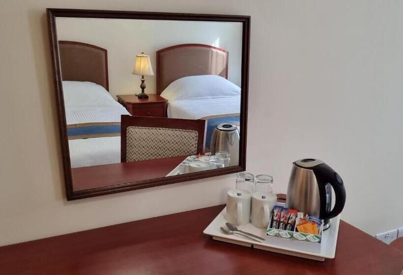 Номер Стандарт, Royal Swan, Ashley Manor   B&b