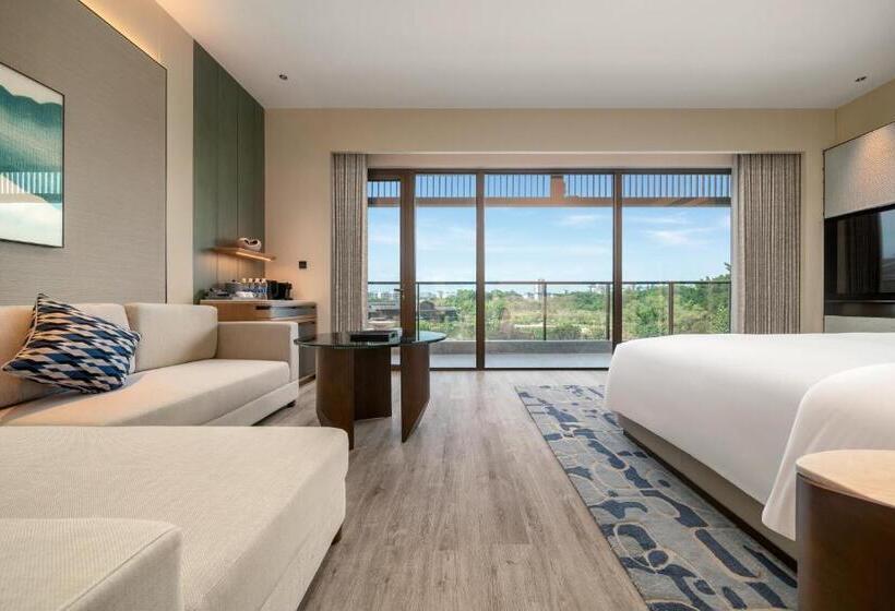 سوئیت با تخت بزرگ, Crowne Plaza Ganzhou, An Ihg