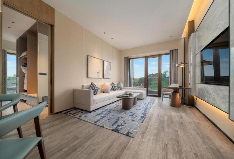 سوئیت با تخت بزرگ, Crowne Plaza Ganzhou, An Ihg