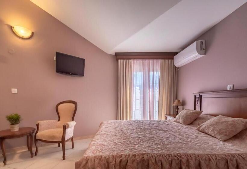 استودیو استاندارد با تراس, Villa Favorite