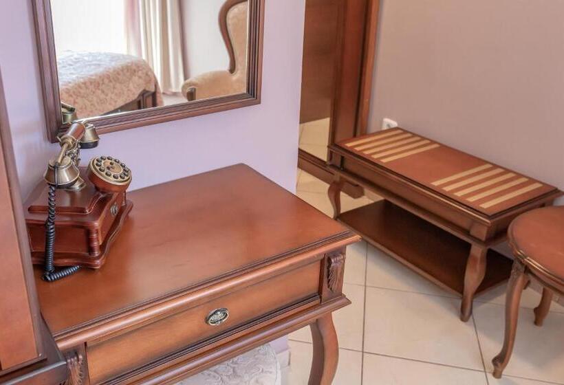 استودیو استاندارد با تراس, Villa Favorite