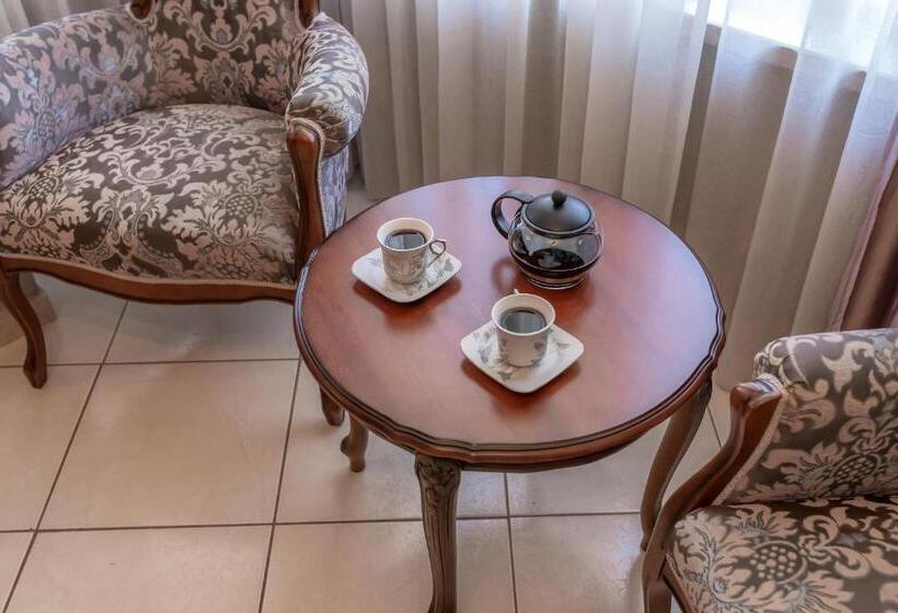 آپارتمان 1 خوابه با تراس, Villa Favorite