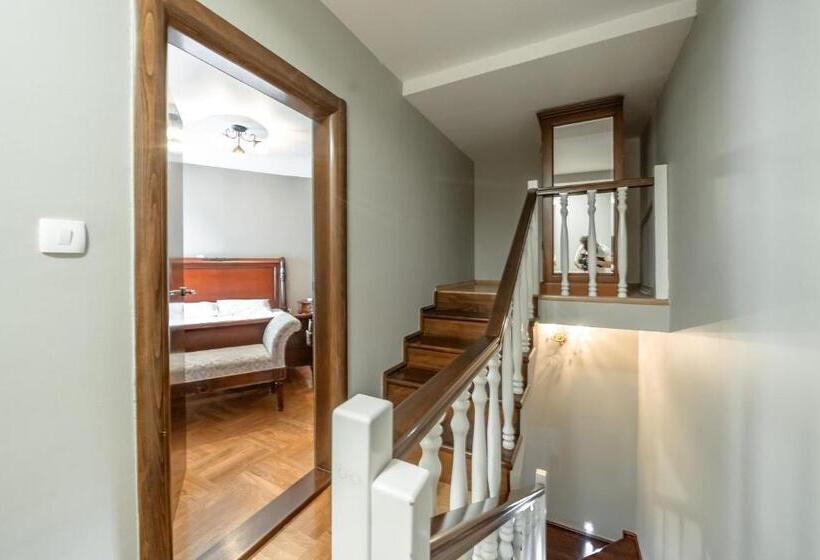 آپارتمان 3 خوابه, Villa Favorite