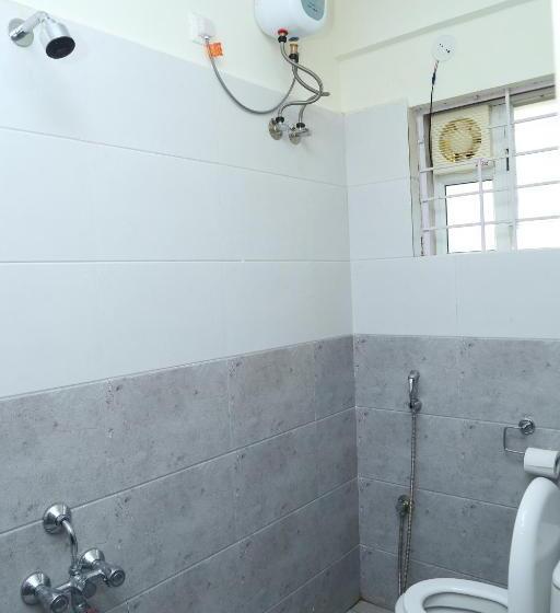 带大床的高级房间, Bangalore Airport Inn Hotel, Airport Pickup & Drop Available 24x7