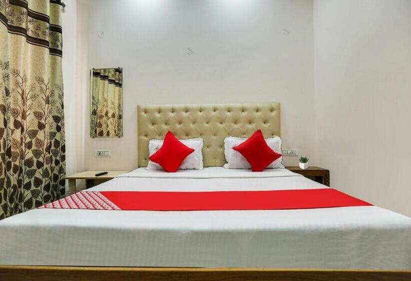 Triple Classic Room, Flagship Makkar  S Rest Inn