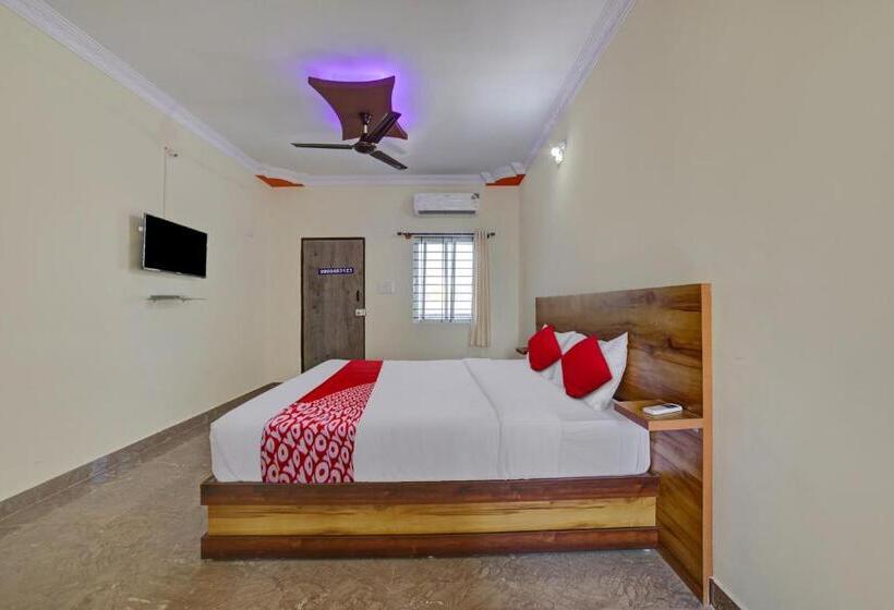 Трехместный Номер Классика, Oyo Hotel Pvg Comfort