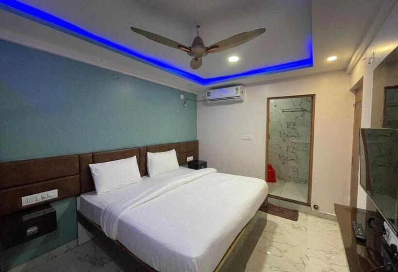 Трехместный Номер Классика, Oyo Hotel Pvg Comfort