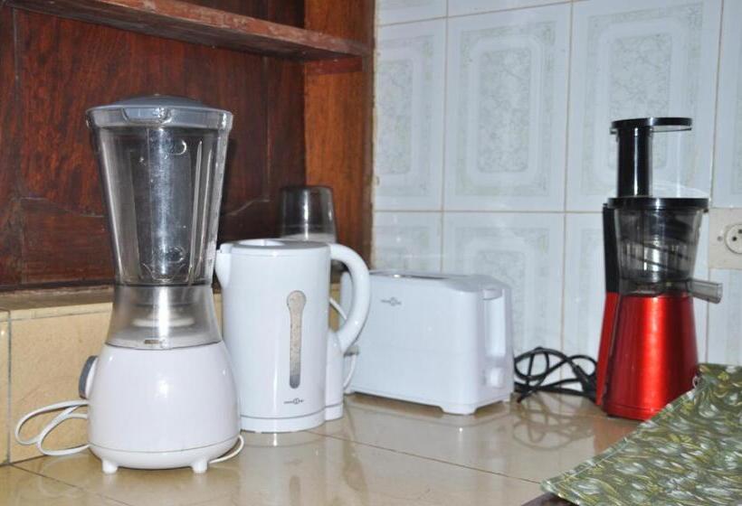 اتاق استاندارد با چشم‌انداز باغ, Chez Vous