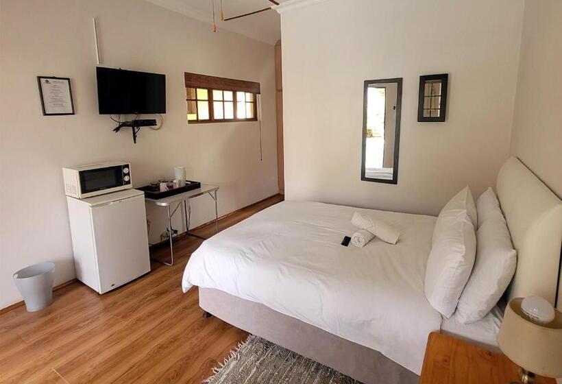 스탠다드 룸 풀장 전망, Molopo Naledi Guest Lodge