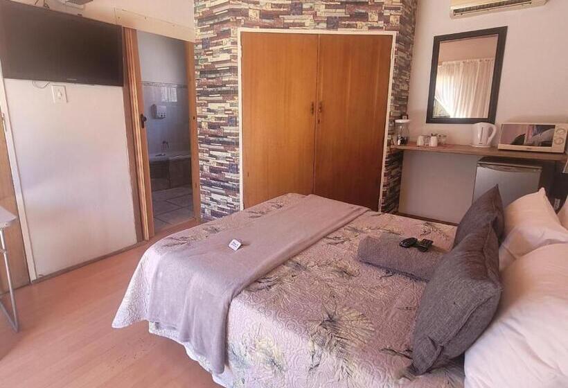 패밀리 룸, Molopo Naledi Guest Lodge