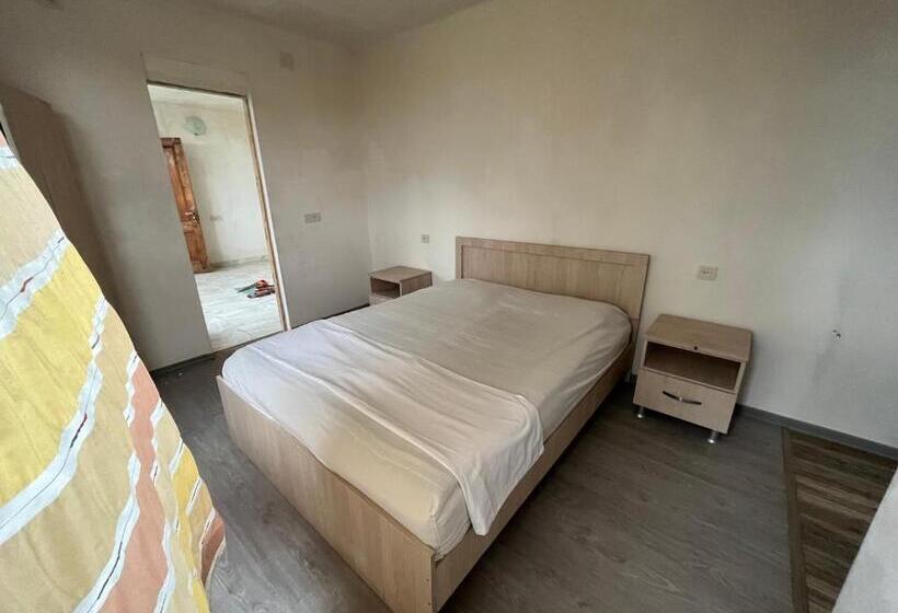 اتاق لوکس با بالکن, Ok House!
