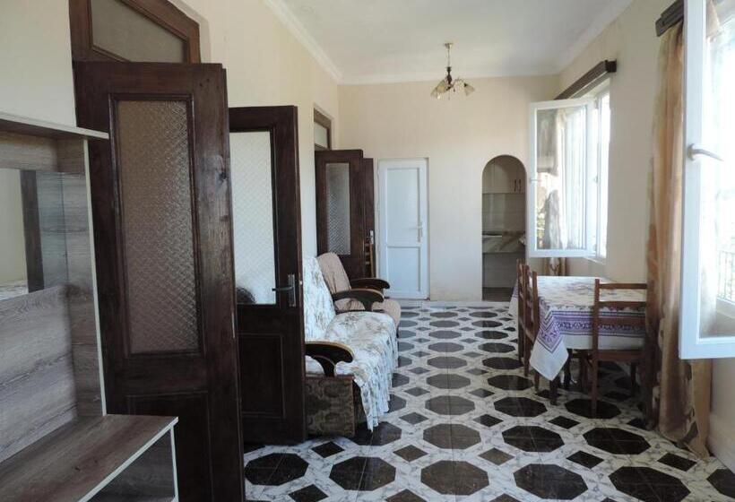 اتاق خانوادگی, Ok House!