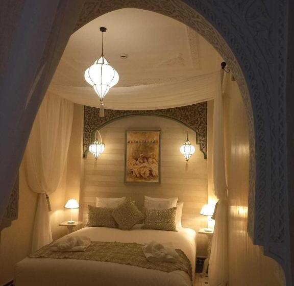 سوییت, Riad Almisk