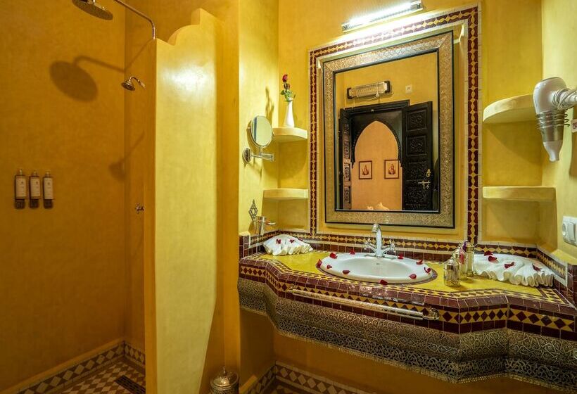 اتاق لوکس, Riad Almisk