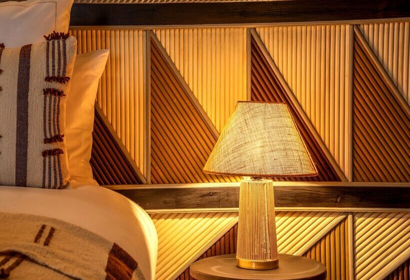 اتاق لوکس, Riad Almisk