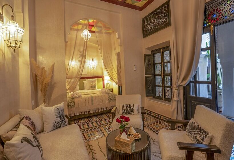 اتاق سوپریور سه تخته, Riad Almisk