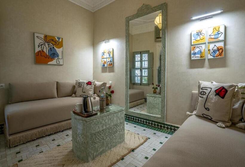 سوییت, Riad Almisk