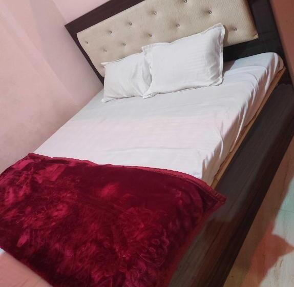 اتاق کلاسیک سه تخته, Spot On Hotel Relax Inn