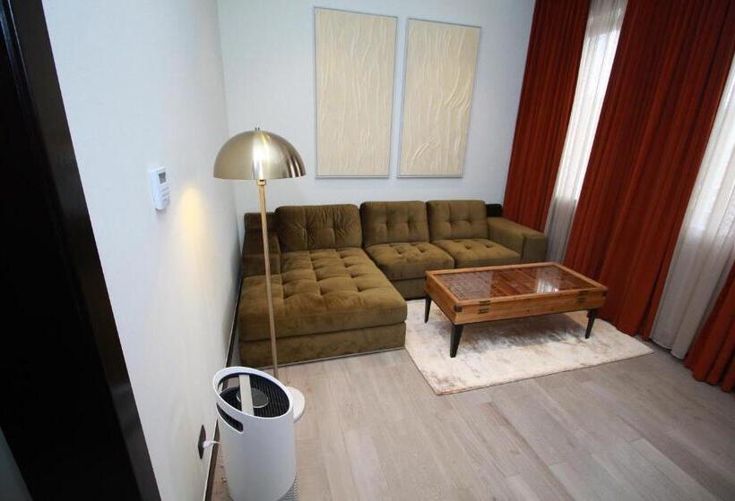 Люкс Повышенной Комфортности, D Avenue Boutique Hotel Accra