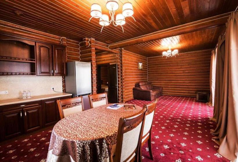 带河湖景观的套房, загородный комплекс боковенька