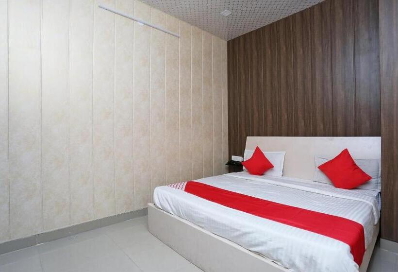 اتاق استاندارد, Oyo Kartik Residency