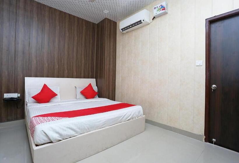 اتاق استاندارد, Oyo Kartik Residency
