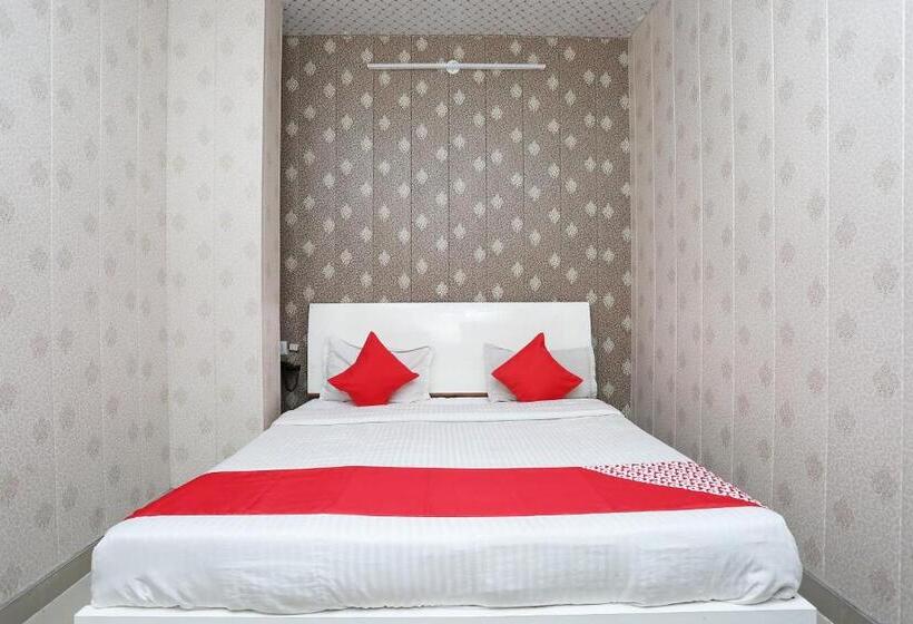 اتاق استاندارد, Oyo Kartik Residency