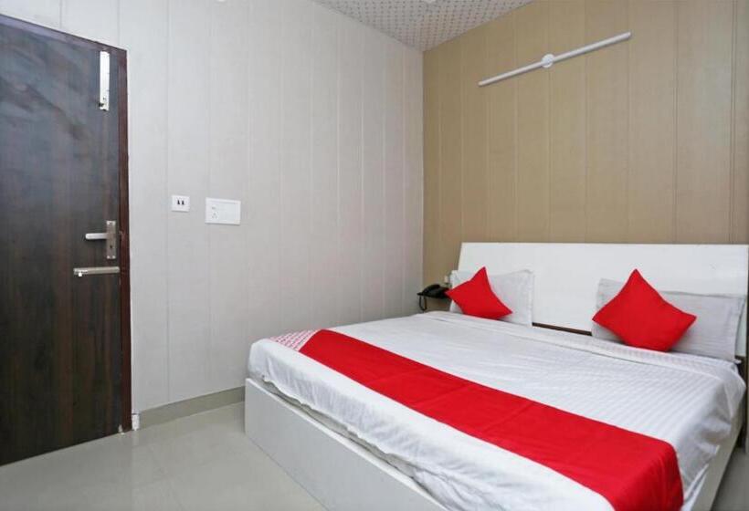 اتاق استاندارد, Oyo Kartik Residency