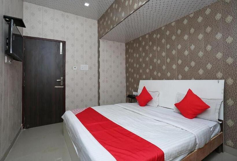 اتاق استاندارد, Oyo Kartik Residency