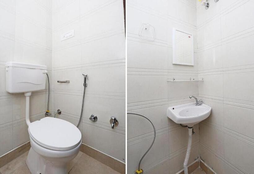 اتاق استاندارد, Oyo Kartik Residency