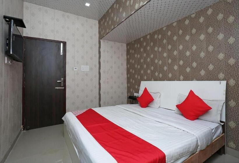 اتاق استاندارد, Oyo Kartik Residency