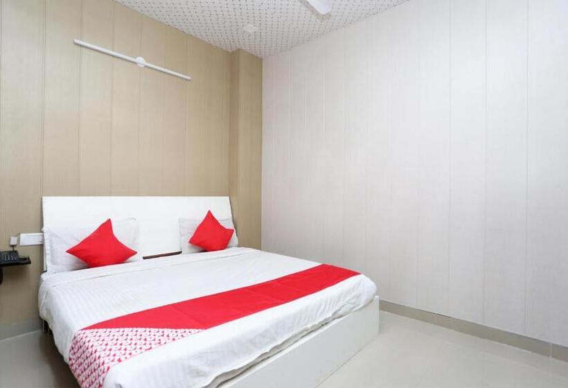 اتاق استاندارد, Oyo Kartik Residency