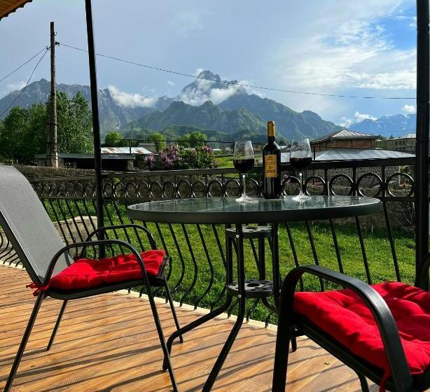اتاق استاندارد با بالکن, Cozy Hotel Kazbegi