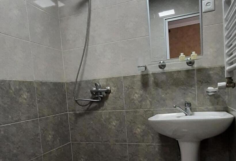 اتاق کلاسیک چهارنفره, Cozy Hotel Kazbegi
