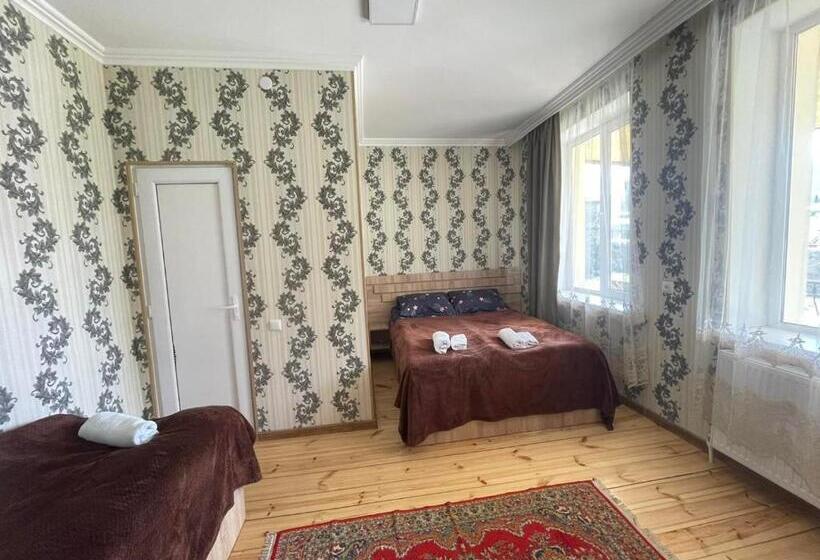 اتاق کلاسیک سه تخته, Cozy Hotel Kazbegi