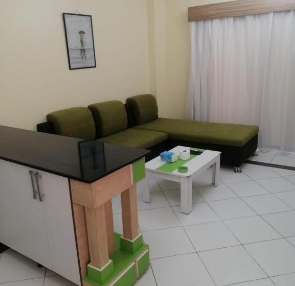 سوییت جونیور با چشم‌انداز استخر, Sunny Lakes Resort , Revira Plus Apartment