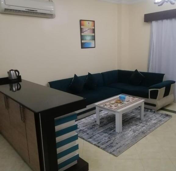 سوییت جونیور با چشم‌انداز استخر, Sunny Lakes Resort , Revira Plus Apartment