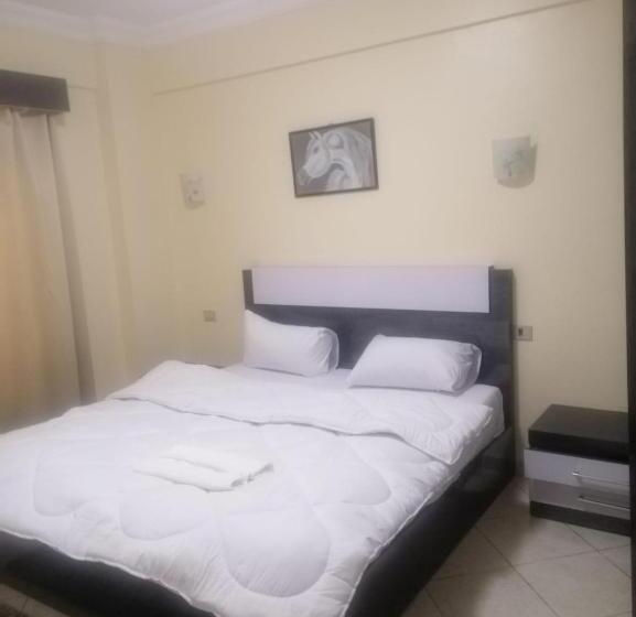 سوییت جونیور با چشم‌انداز استخر, Sunny Lakes Resort , Revira Plus Apartment