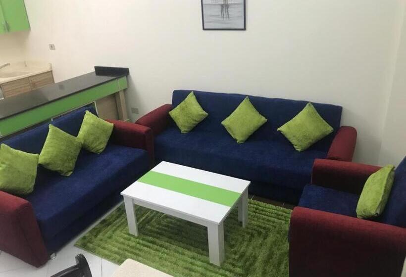 سوییت جونیور با چشم‌انداز استخر, Sunny Lakes Resort , Revira Plus Apartment