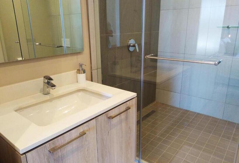 اتاق لوکس با بالکن, Menlyn Apartment