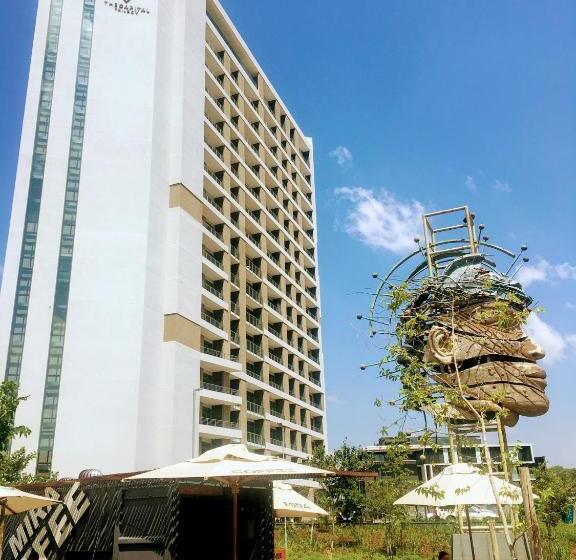 اتاق لوکس با بالکن, Menlyn Apartment
