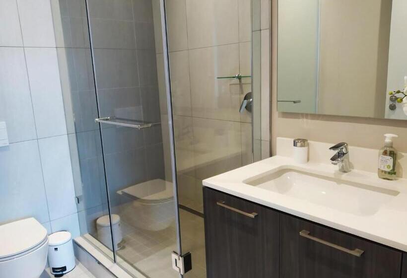 اتاق لوکس با بالکن, Menlyn Apartment