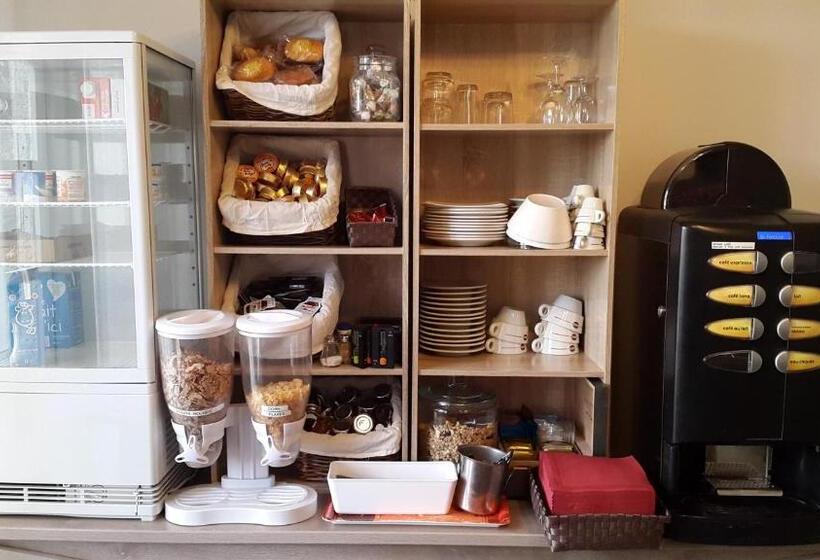 Апартаменты 1 Спальня Вид на Бассейн, Auberge De La Tour  Appartements