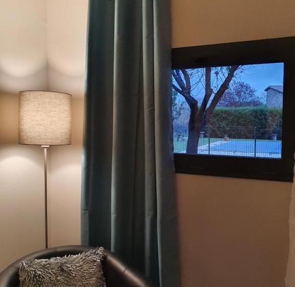 Апартаменты 1 Спальня, Auberge De La Tour  Appartements