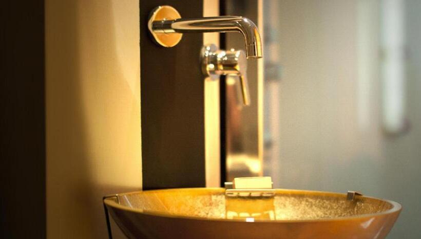 اتاق لوکس, Locus Amoenus Luxury Rooms