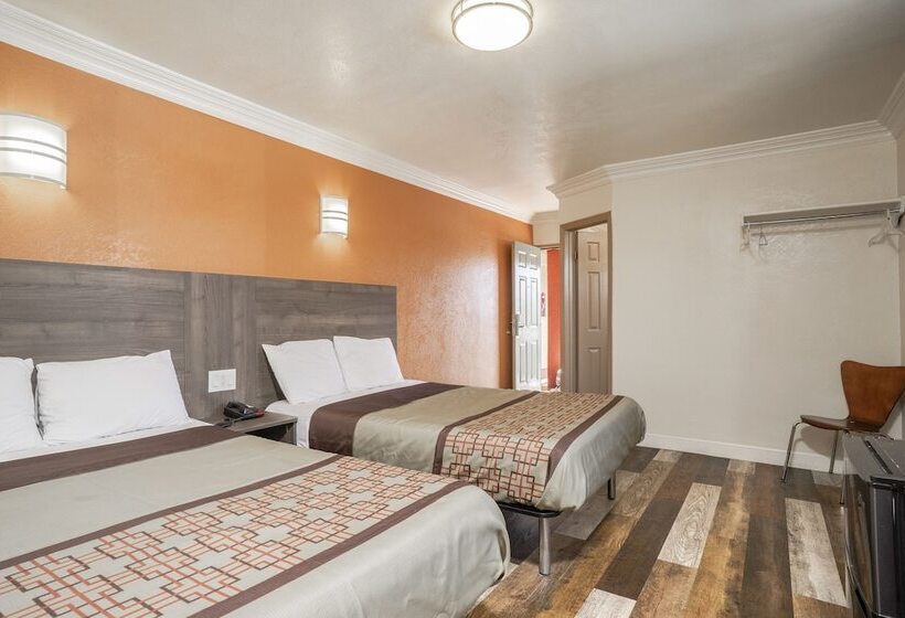 스탠다드 룸 더블 침대 2개, Economy Inn Hollywood